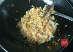 腊肠炒米饭的做法图解6