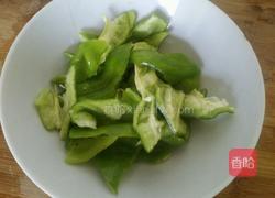 青椒鸡蛋的做法图解2