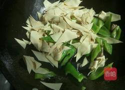 干豆腐皮炒辣椒的做法图解6