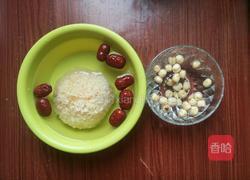 银耳莲子汤的做法图解1