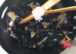 木耳炒肉片的做法图解11