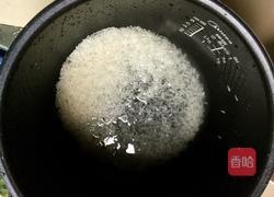 港式皮蛋瘦肉粥的做法图解2