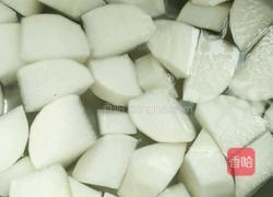 萝卜焖牛腩的做法图解2