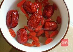 红枣枸杞茶的做法图解2