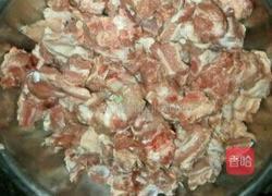 家常红焖排骨的做法图解1