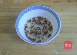 汆牛肉丸子的做法图解3