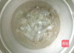 冰糖雪梨银耳粥的做法图解5