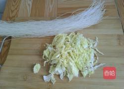 白菜粉丝牛肉丸子汤的做法图解2