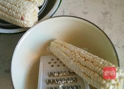 玉米粥的做法图解1