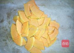 蚝油南瓜的做法图解2