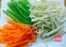 竹笋炒三丝的做法图解3