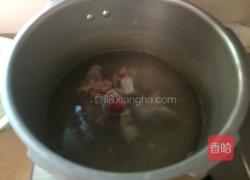 山药大骨汤的做法图解3