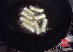 用馄饨皮做春卷的做法图解8