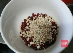 红豆薏米水的做法图解1