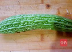 苦瓜烧肉的做法图解1