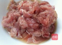 蘑菇炒肉的做法图解1