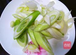 大葱爆肉的做法图解2