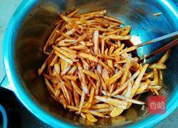 炸莲藕条的做法图解3