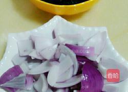 木耳洋葱炒鸡蛋的做法图解1
