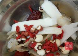 药材鸽子汤的做法图解2