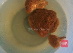 猴头菇炖鸡的做法图解1