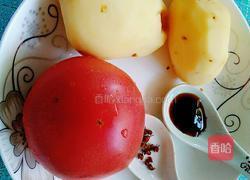 西红柿炒土豆片的做法图解1