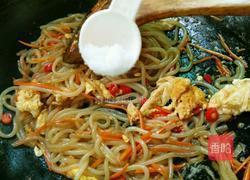 鸡蛋炒米线的做法图解10