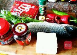 草鱼煮豆腐的做法图解1