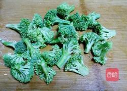 骨汤炖西兰花的做法图解1