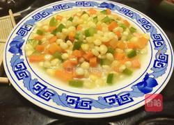 胡萝卜炒玉米的做法图解1