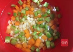 胡萝卜炒玉米的做法图解7