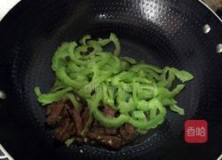 苦瓜炒牛肉的做法图解7