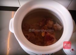 海带枸杞排骨汤的做法图解4