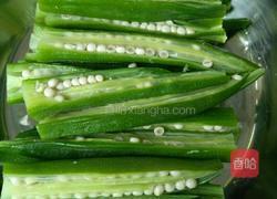 白灼秋葵的做法图解3