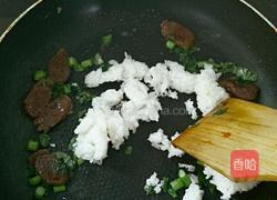 广式香肠炒饭的做法图解5