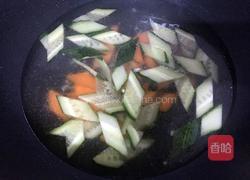 黄瓜肉片汤的做法图解4