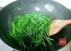 韭菜苔炒肉丝的做法图解5