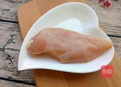 糖醋鸡片的做法图解1