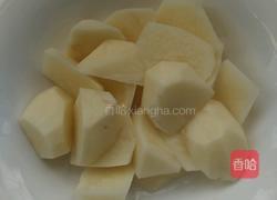 鸭腿炖土豆的做法图解2