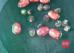 红枣桂圆鹌鹑蛋的做法图解3