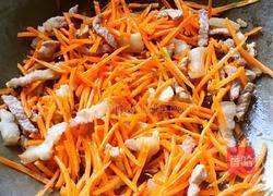 香菇鸡蛋炒乌冬面的做法图解6