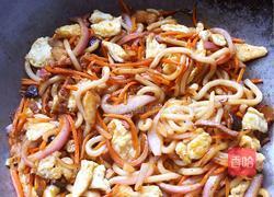 香菇鸡蛋炒乌冬面的做法图解9