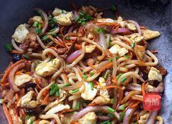 香菇鸡蛋炒乌冬面的做法图解10