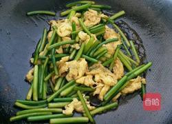 蒜苔炒鸡蛋的做法图解6