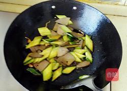 黄瓜炒猪肝的做法图解6