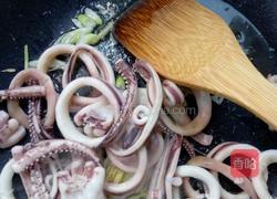鱿鱼炒韭菜的做法图解5