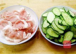 黄瓜炒肉片的做法图解2