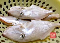 豆酱剥皮鱼的做法图解1