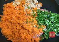 猪肉胡萝卜水饺的做法图解3