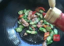 猪肉炒秋葵的做法图解8